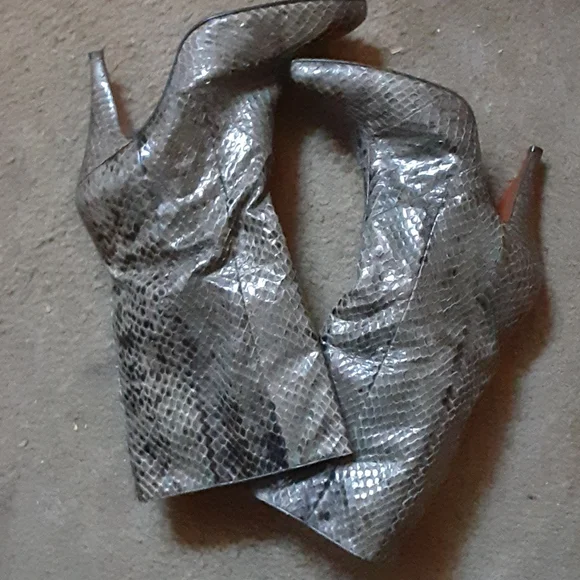 SUELA Cuero sz 38 snakeskin gray heeled boots 4 inch heels leather sole - Picture 4 of 4